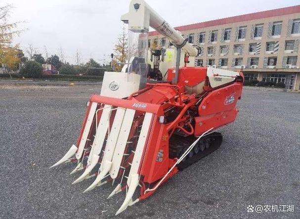 星光4LBZ-172型半喂入式谷物收割机结语 国内农机厂家，转型之路在何方
